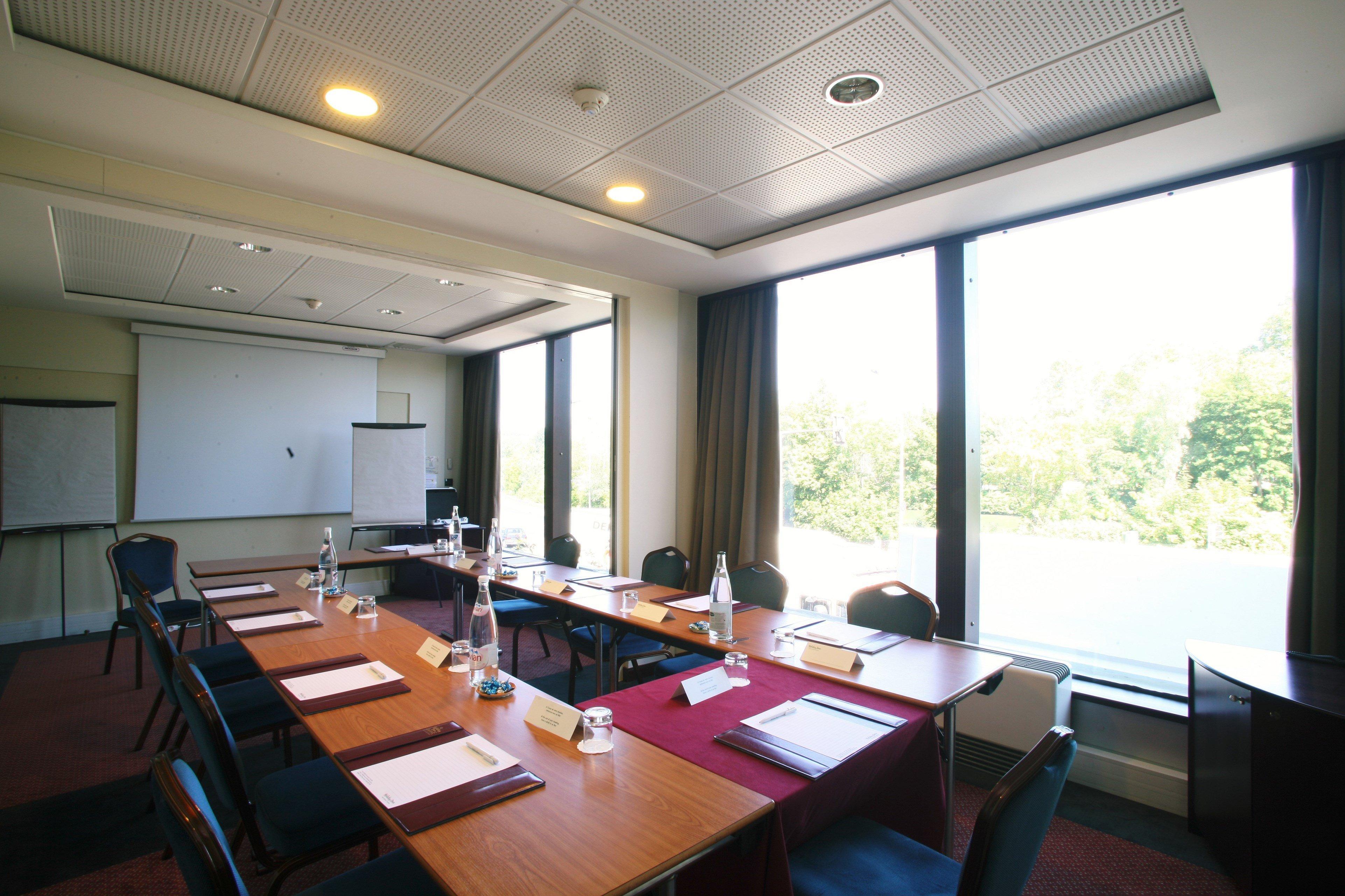 Doubletree By Hilton Paris Bougival Hotel Exterior photo