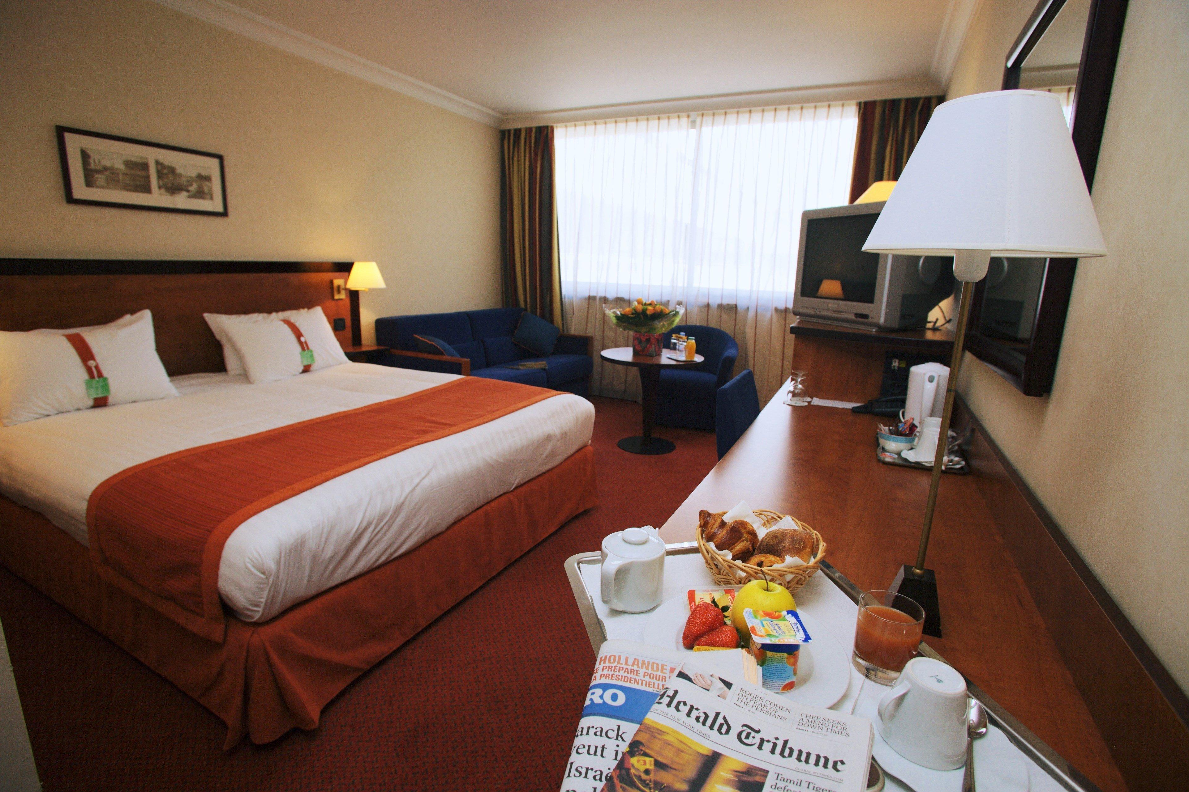 Doubletree By Hilton Paris Bougival Hotel Exterior photo