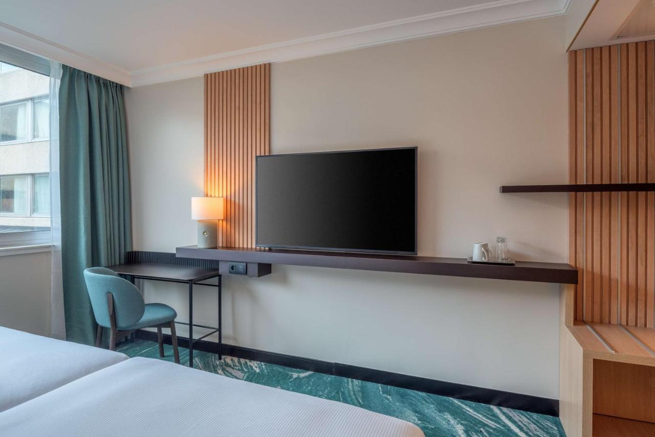 Doubletree By Hilton Paris Bougival Hotel Exterior photo