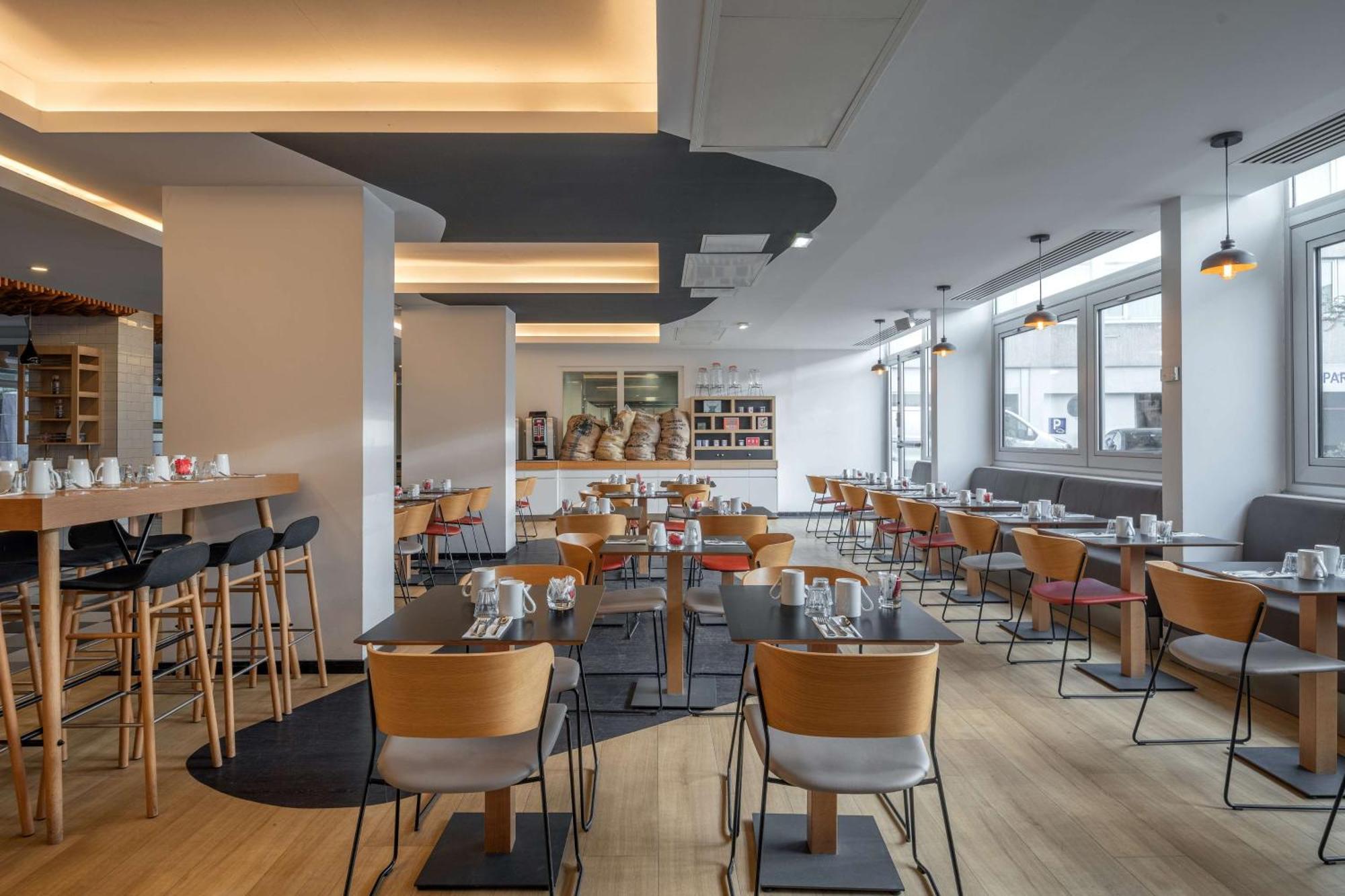 Doubletree By Hilton Paris Bougival Hotel Exterior photo